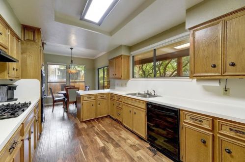 1517 Ben Crenshaw Way, Austin TX  78746-6163 exterior