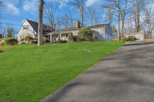 1127 Concord Dr, Bridgewater, NJ 08807-1221