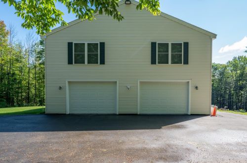 65 Irving Dr, Weare, NH 03281-5400