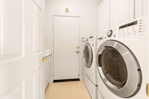 4256 Pondhill Ct, Riverside CA  92505-3464 exterior