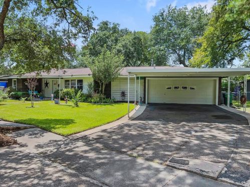 813 Morgan St, Angleton, TX 77515-4526