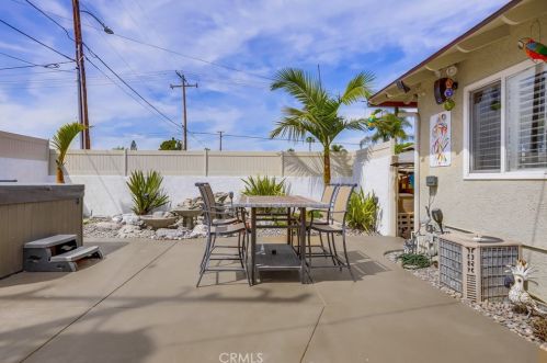 305 Kenmore St, Anaheim CA  92804-2114 exterior