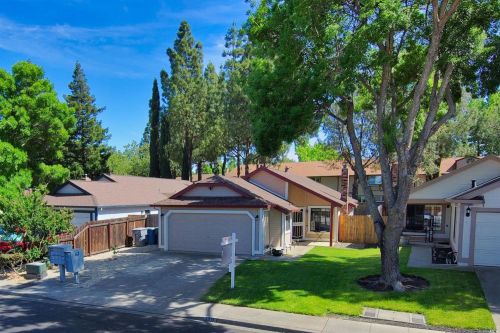 110 Fairview Dr, Vacaville, CA 95687-6400