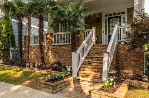 1700 Carr Cir, Atlanta, GA 30318-2781