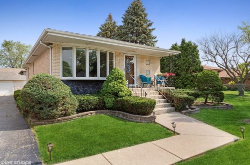 7838 101st St, Palos Hills, IL 60465-1517