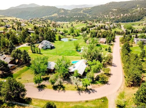 266 Lamb Ln, Lakewood, CO 80401