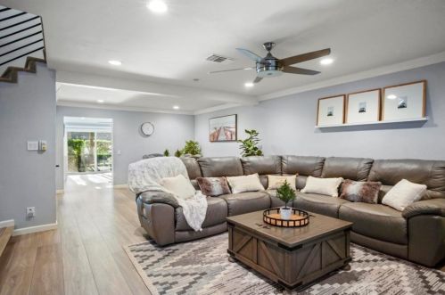 6560 Circulo Dali, Anaheim, CA 92807-4906