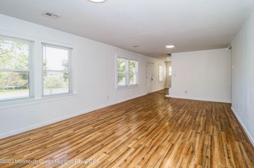 139 Asbury Ave, East Freehold NJ  07728-8186 exterior