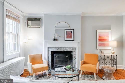 336 Juniper St, Philadelphia PA  19107-5818 exterior