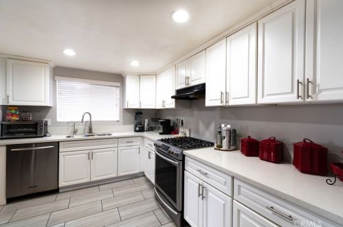 3911 Dalley Way, Riverside CA  92509-2707 exterior