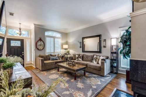 3824 Azure Ln, Addison TX  75001-7901 exterior