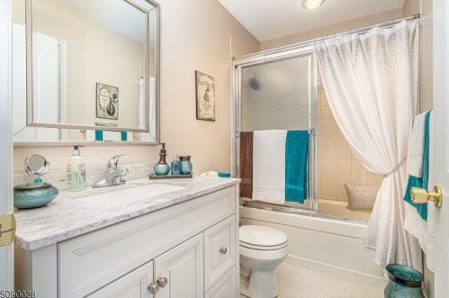 28 Junegrass Way, Hackettstown NJ  07840-4539 exterior