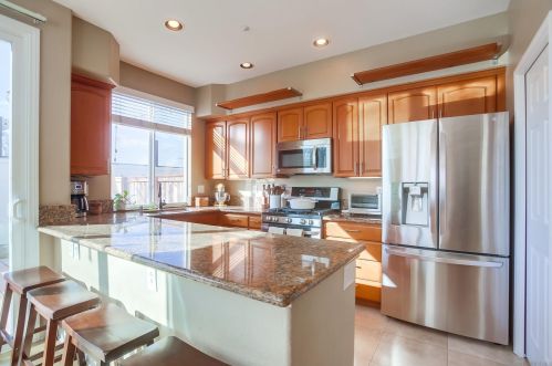 382 Carmel Creeper Pl, Encinitas CA  92024-7704 exterior