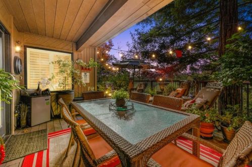 8960 Cliffside Ln, Fair Oaks, CA 95628-6665