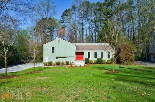 2501 Hidden Hills Dr, Marietta, GA 30066-5241