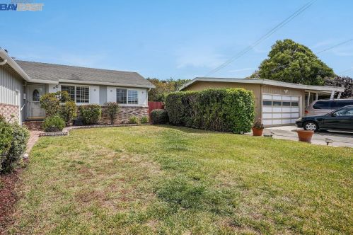 1960 Via Natal, San Lorenzo CA  94580-2146 exterior