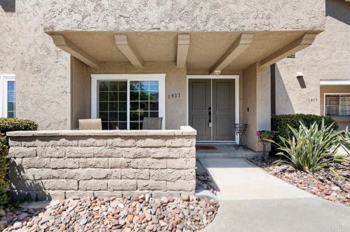 1911 Country Grove Ln, Encinitas, CA 92024-1930