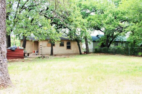 3904 Berry St, Fort Worth TX  76105-4950 exterior