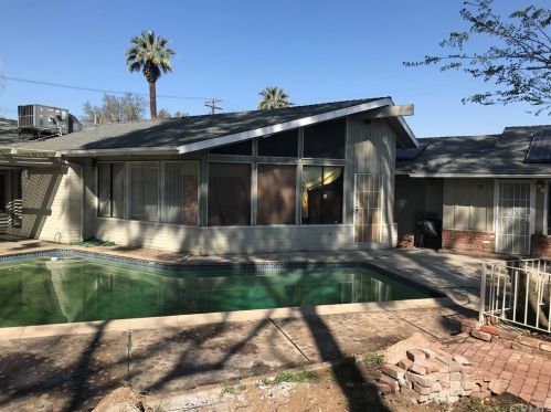 6452 Riverside, Riverside CA  92506-3154 exterior
