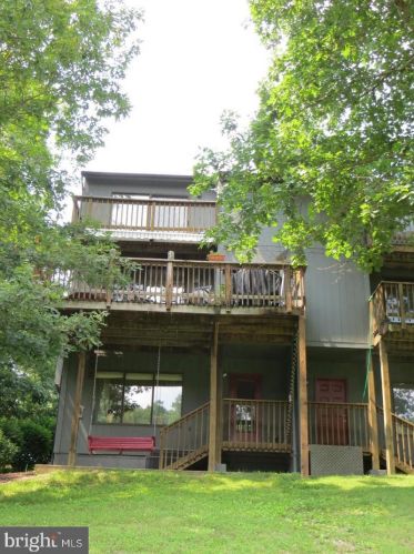 40 Fishhook Ln, Hedgesville, WV 25427-6575