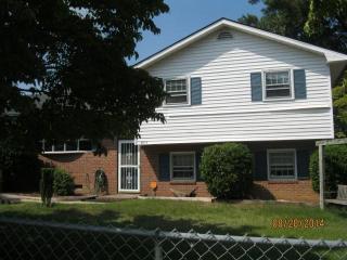 4616 Ramblewood Dr, Fayetteville, NC 28304-5151