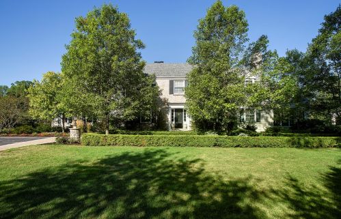 2122 Middlefork Rd, Northfield, IL 60093-1121