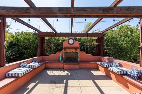2328 Chapman Rd, Glendale CA  91214-3013 exterior