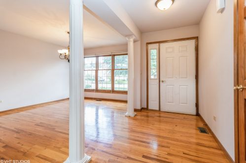 3434 Lake Side Cir, Joliet, IL 60431-8813