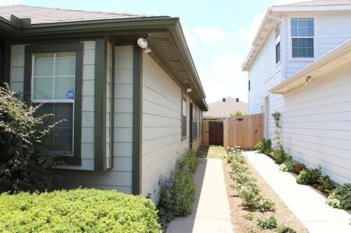 5015 Mountain Spring Trl, Fort Worth TX  76123-2884 exterior