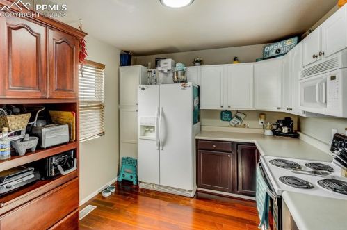 4111 Crestview Dr, Pueblo CO 81008-1761 exterior