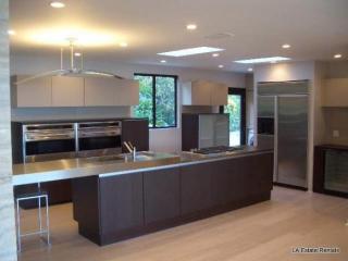 1800 Marcheeta Pl, Los Angeles CA  90069-1116 exterior