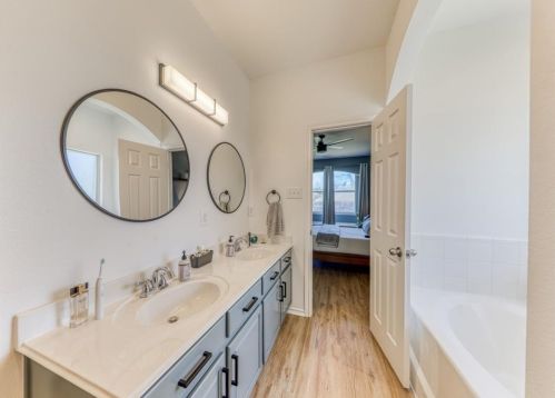 4925 Galley Cir, Fort Worth TX  76135-7016 exterior