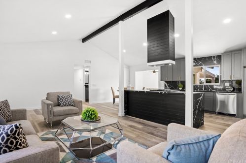 856 Avenida Taxco, Vista CA  92084-5339 exterior