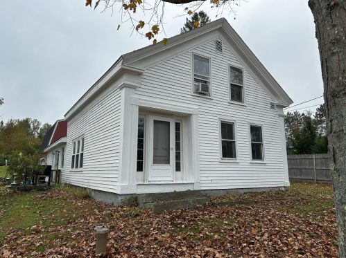 16 Plymouth Rd, Carmel, ME 04419-3445
