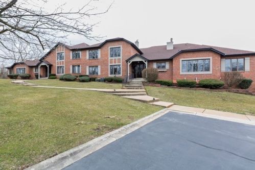 180 Richton Rd, Crete, IL 60417-1941