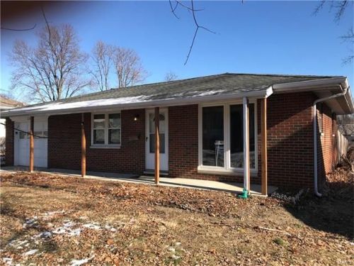 224 Chestnut St, Collinsville, IL 62234-2815
