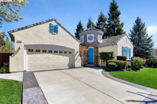 5311 Aspen St, Pleasanton, CA 94568-7676
