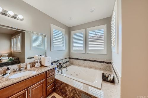 1814 Main St, Huntington Beach CA  92648-2725 exterior