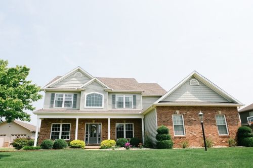 1402 Dover Dr, Saint Joseph, IL 61873-8952