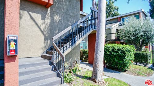 6617 Caro St, Paramount, CA 90723-4755