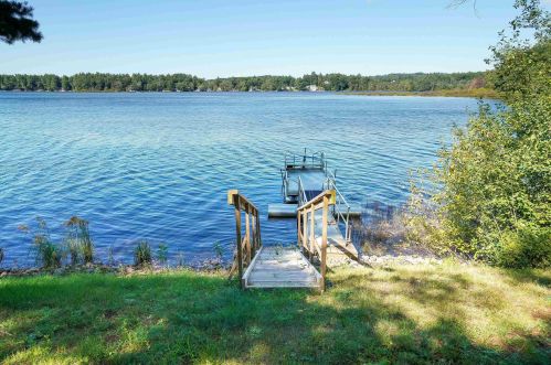 10 Silver Lake Dr, Belmont, NH 03220-4439