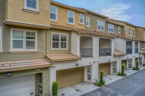 1747 Mccandless Dr, Milpitas, CA 95035-9006