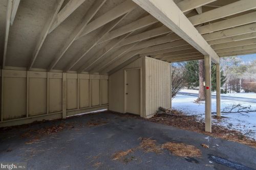 283 The Woods Rd, Hedgesville WV  25427-6886 exterior