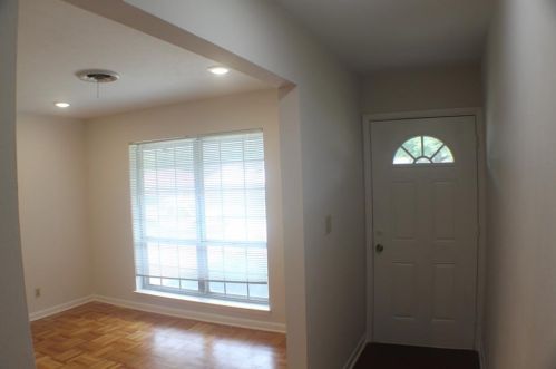 6620 Yolanda Dr, Fort Worth TX  76112-4128 exterior