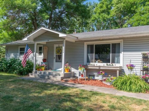 324 Ridge Rd, Mayer, MN 55360-9603