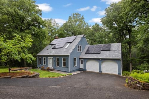 252 Valley Brook Rd, Califon, NJ 07830-3528