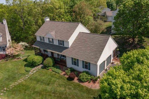 11 Pickering Way, Nashua, NH 03063-1532