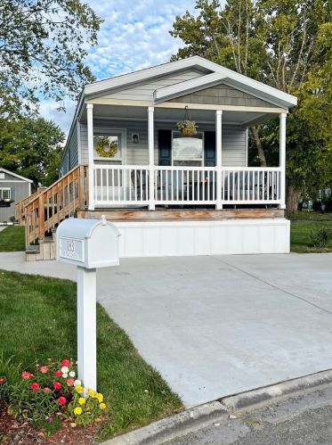 183 Windmere Cir, Matteson, IL 60443-2121