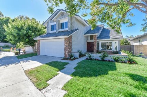 8 Henry, Irvine CA  92620-3256 exterior
