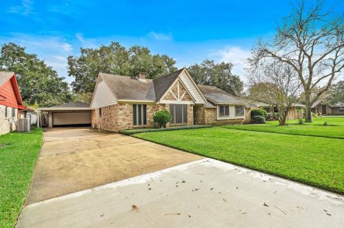 2103 Briar Cir, Pearland, TX 77581-3505